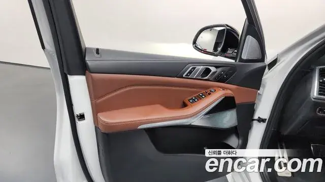 BMW X5 2022 — ფოტო 33/33