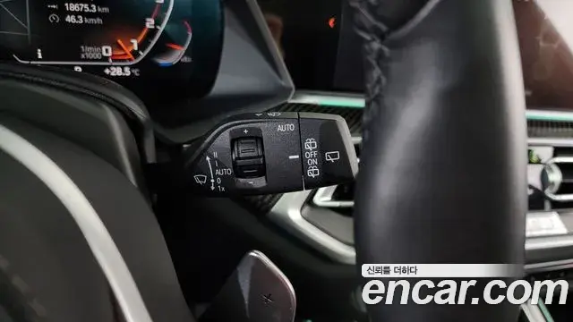 BMW X5 2022 — ფოტო 21/33