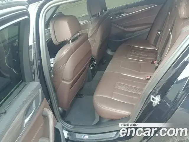 BMW 5 Series 2019 — Şəkil 9/15