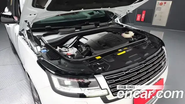Land Rover Range Rover 2025 — Photo 16/20