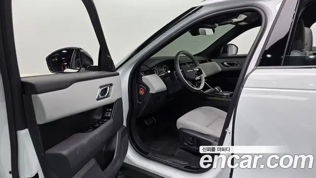 Land Rover Range Rover Velar 2025 — Photo 9/20