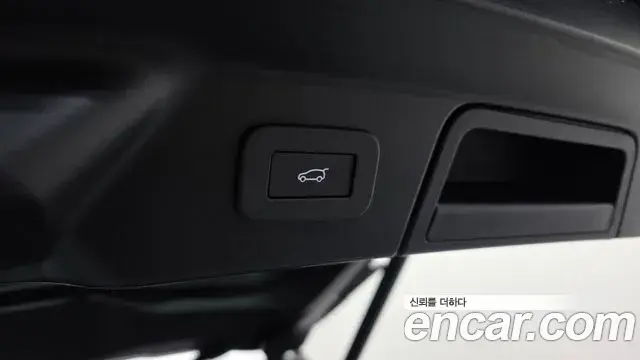 Land Rover Range Rover Velar 2025 — Photo 17/20