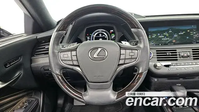 Lexus LS500h 2018 — Фото 14/20
