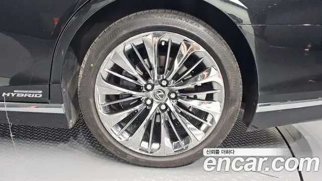 Lexus LS500h 2018 — Şəkil 2/34