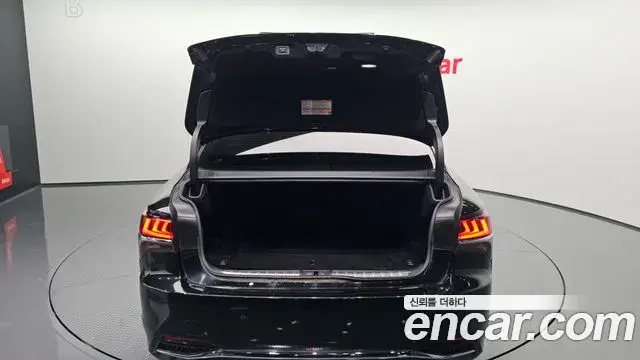 Lexus LS500h 2018 — Şəkil 20/34