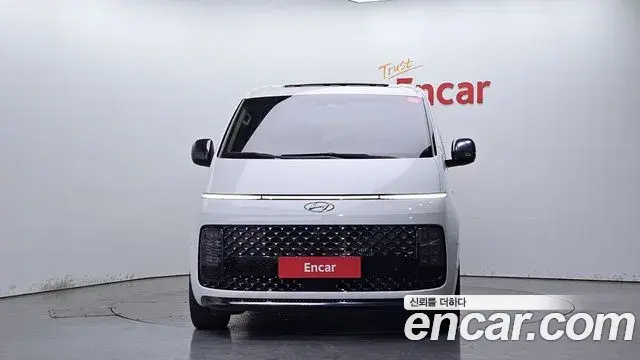 Hyundai Staria 2022 — Фото 3/20