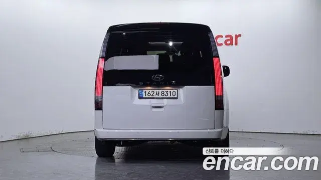 Hyundai Staria 2022 — Фото 4/20