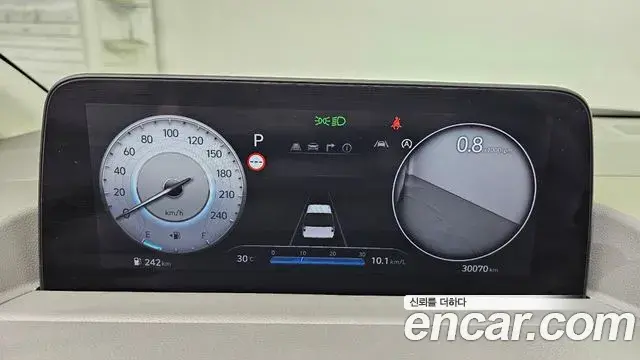 Hyundai Staria 2022 — Фото 8/20