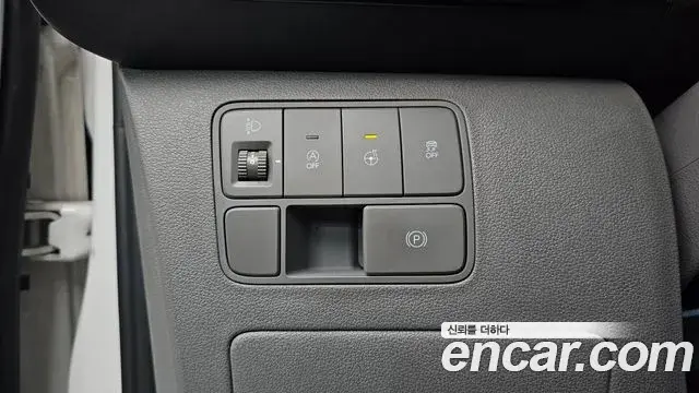 Hyundai Staria 2022 — Фото 17/20