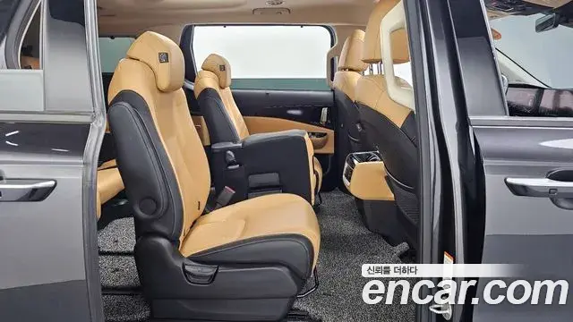 Kia Carnival 2020 — Фото 12/20