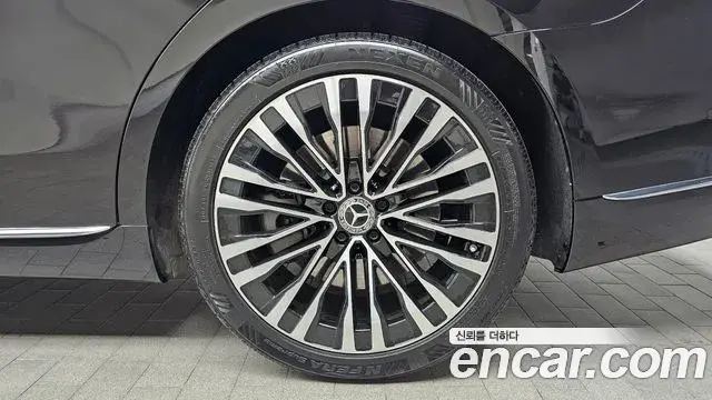 Mercedes-Benz S-Class 2021 — Photo 19/32