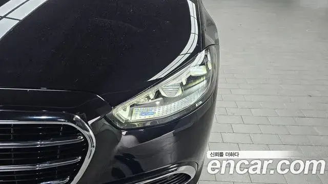 Mercedes-Benz S-Class 2021 — Photo 11/32