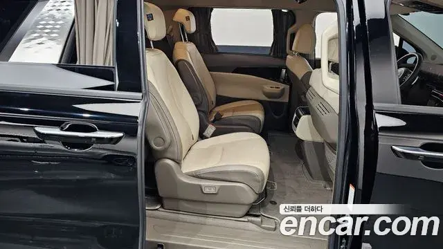 Kia Carnival 2024 — Photo 33/34