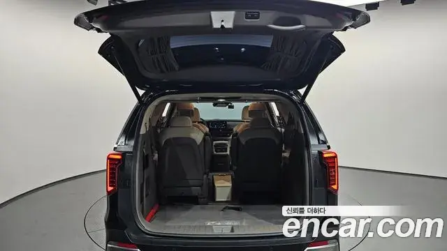 Kia Carnival 2024 — Photo 31/34