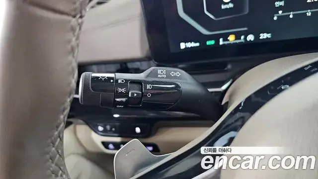 Kia Carnival 2024 — Photo 25/34