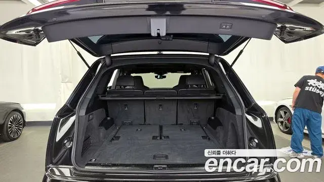 Audi Q7 2023 — Şəkil 7/20