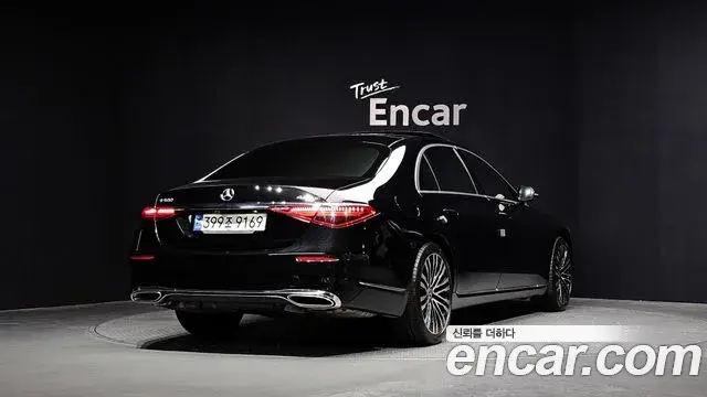 Mercedes-Benz S-Class 2022 — Photo 9/20