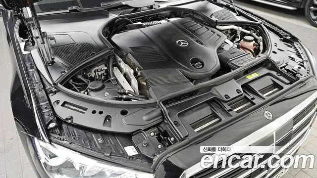 Mercedes-Benz S-Class 2022 — Photo 11/20