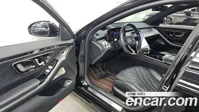 Mercedes-Benz S-Class 2022 — Photo 2/20