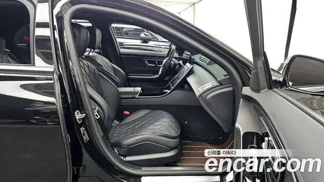 Mercedes-Benz S-Class 2022 — Photo 16/20