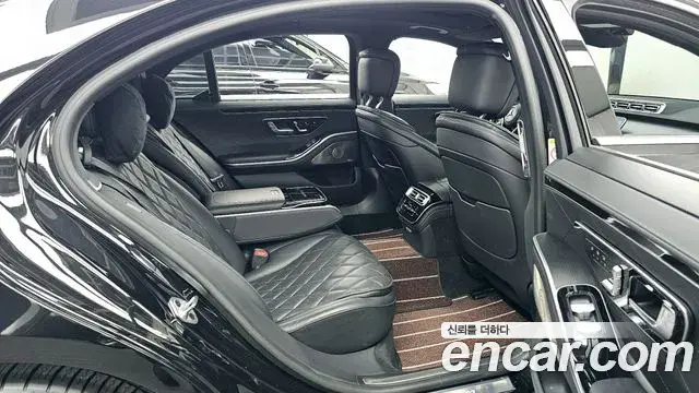 Mercedes-Benz S-Class 2022 — Photo 12/20