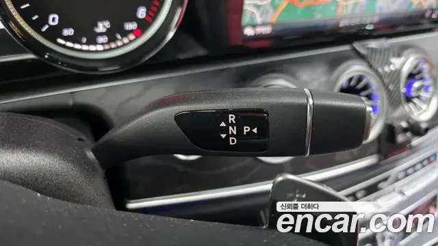 Mercedes-Benz E-Class 2019 — ფოტო 19/20