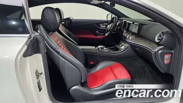 Mercedes-Benz E-Class 2019 — ფოტო 15/20
