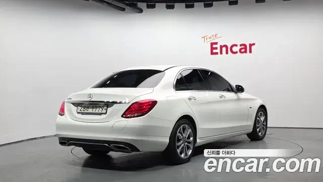 Mercedes-Benz C-Class 2018 — ფოტო 13/31