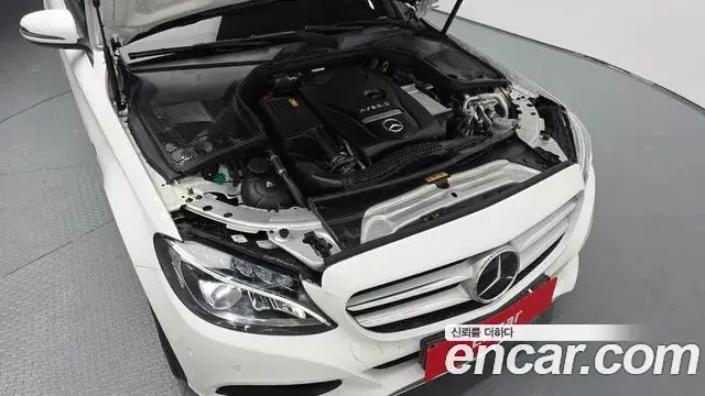 Mercedes-Benz C-Class 2018 — ფოტო 28/31