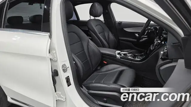 Mercedes-Benz C-Class 2018 — ფოტო 20/31