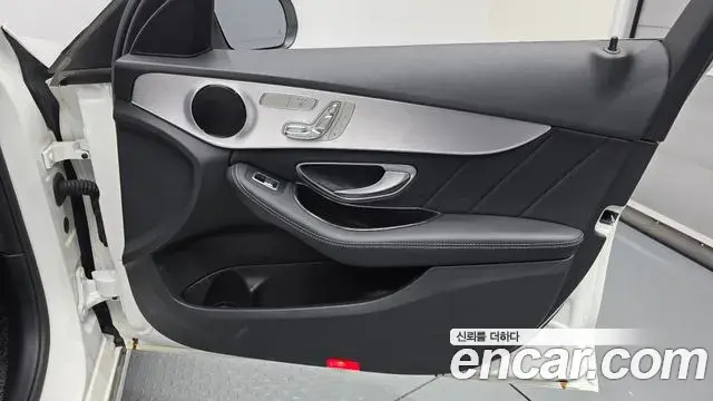 Mercedes-Benz C-Class 2018 — ფოტო 23/31