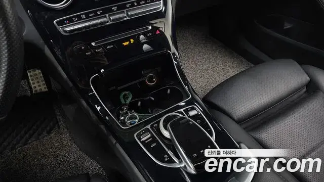 Mercedes-Benz C-Class 2018 — ფოტო 24/31