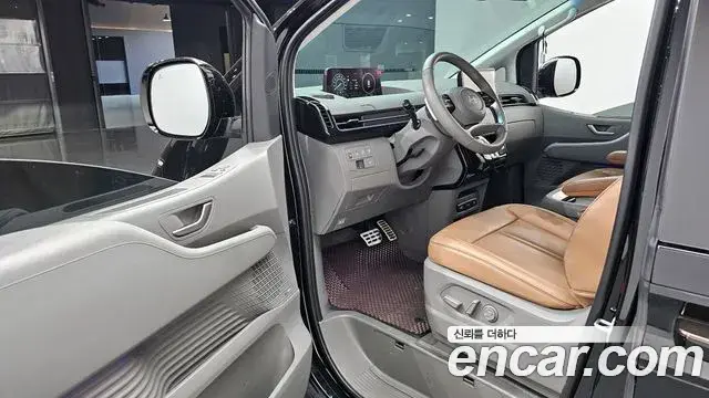 Hyundai Staria 2025 — Şəkil 9/20