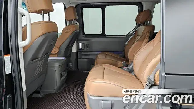 Hyundai Staria 2025 — Şəkil 8/20