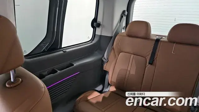 Hyundai Staria 2025 — Şəkil 1/20