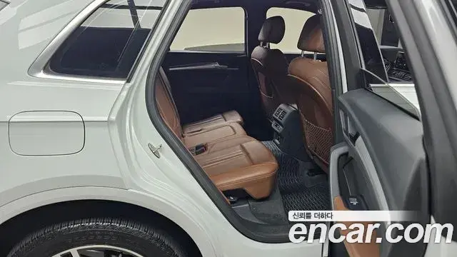 Audi Q5 2020 — Фото 11/20