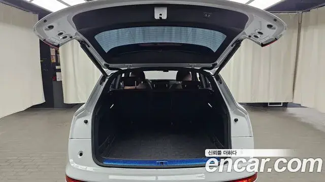 Audi Q5 2020 — Фото 18/20
