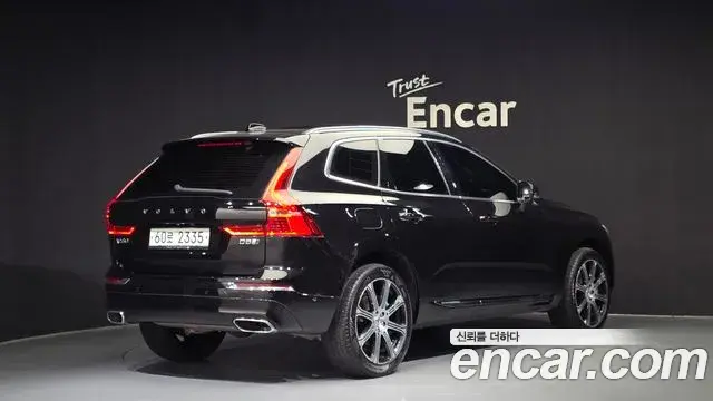 Volvo XC60 2018 — Фото 2/20