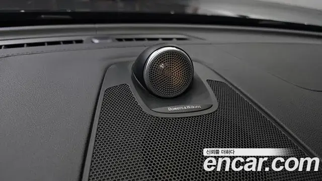 Volvo XC60 2018 — Photo 20/32