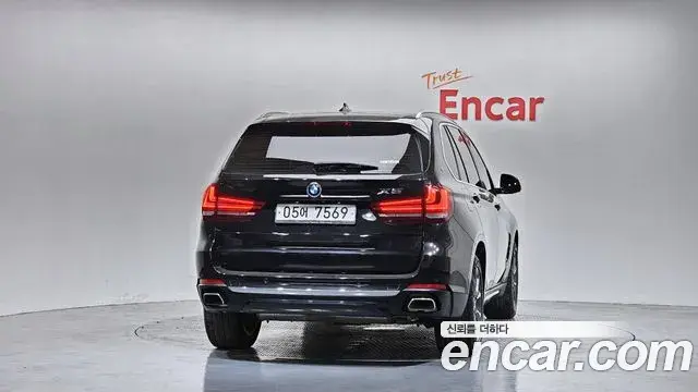 BMW X5 2018 — ფოტო 15/31