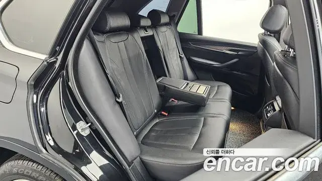 BMW X5 2018 — ფოტო 1/31