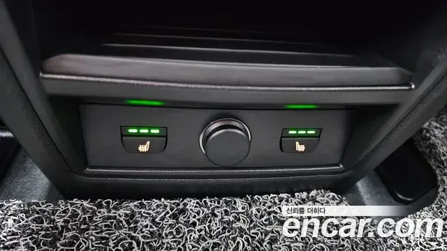 BMW X5 2018 — ფოტო 13/31