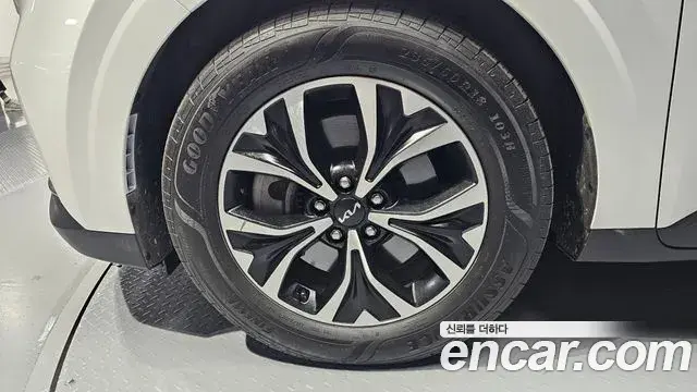 Kia Carnival 2022 — Фото 5/20