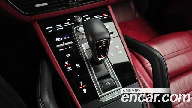 Porsche Cayenne 2021 — Şəkil 9/34