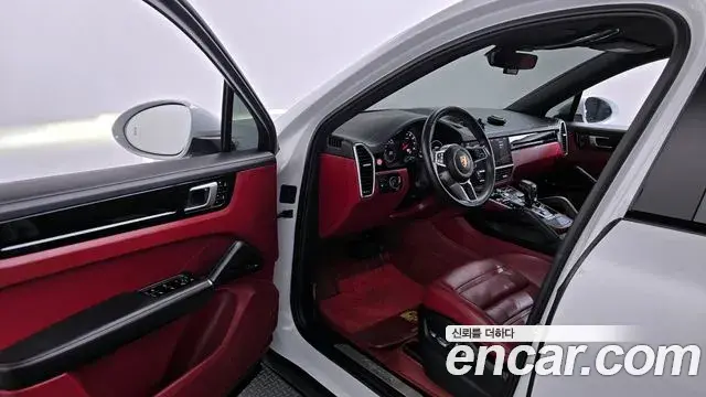 Porsche Cayenne 2021 — Şəkil 14/34