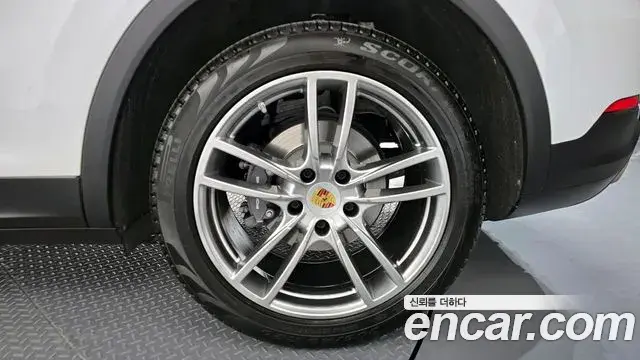 Porsche Cayenne 2021 — Şəkil 27/34