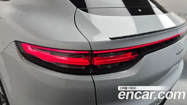 Porsche Cayenne 2021 — Şəkil 32/34