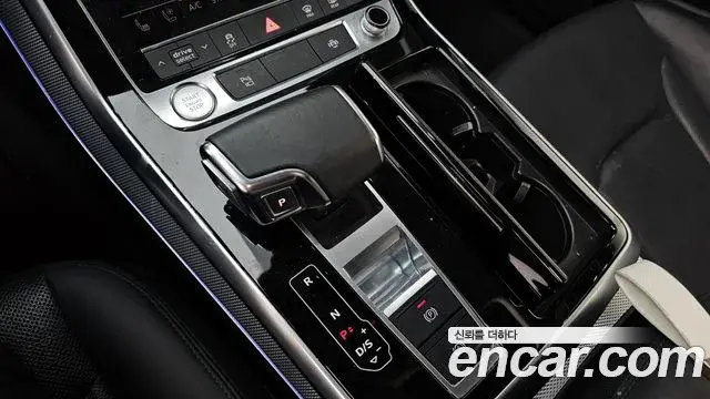 Audi Q7 2020 — ფოტო 1/32