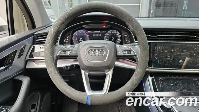 Audi Q7 2020 — ფოტო 2/32