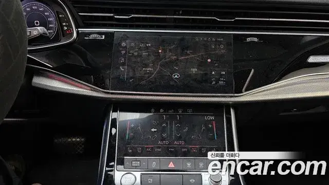 Audi Q7 2020 — ფოტო 14/32